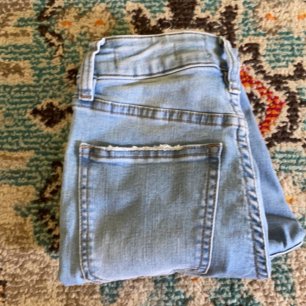 Cotton on high grazer skinny jeans, with tear! Perfect condition! Women’s size 2